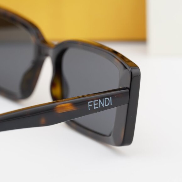 Fendi FE40164I 52A Rectangle Sunglasses - Havana\\Grey main image 5